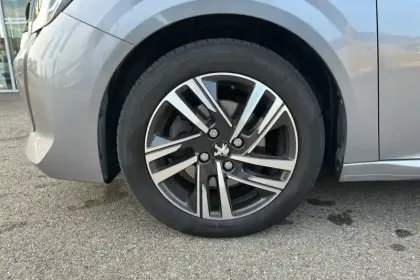 Photo 25 Peugeot 208  PureTech 100 S&S BVM6