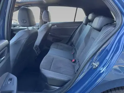 Photo 32 Volkswagen Golf  1.5 eTSI EVO2 150 DSG7