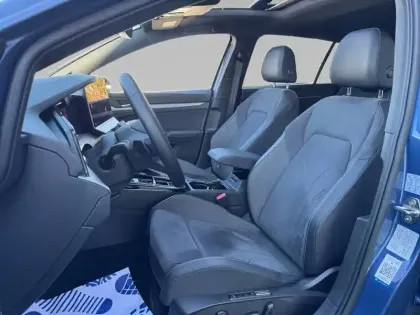 Photo 28 Volkswagen Golf  1.5 eTSI EVO2 150 DSG7