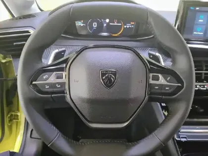 Photo 8 Peugeot 208  Hybrid 100 e-DCS6