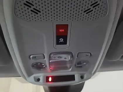 Photo 25 Peugeot 208  Hybrid 100 e-DCS6