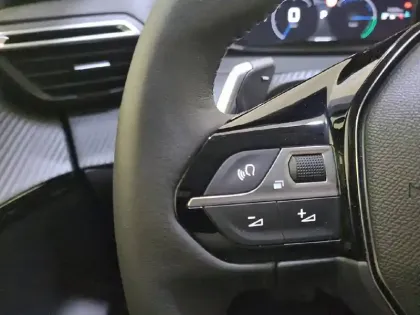 Photo 27 Peugeot 208  Hybrid 100 e-DCS6