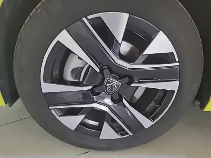 Photo 12 Peugeot 208  Hybrid 100 e-DCS6