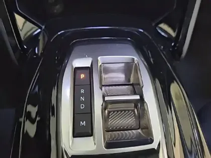 Photo 13 Peugeot 208  Hybrid 100 e-DCS6