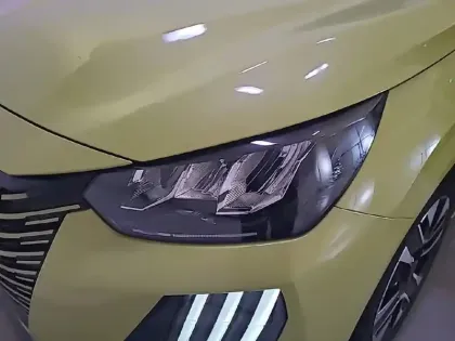 Photo 15 Peugeot 208  Hybrid 100 e-DCS6