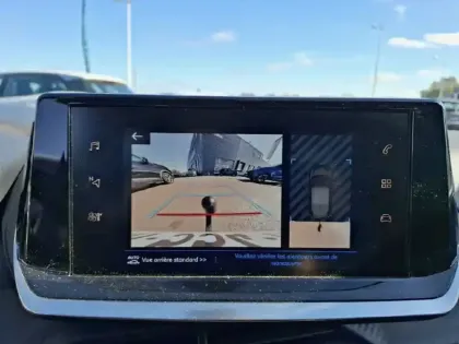 Photo 25 Peugeot 208  PureTech 100 S&S BVM6