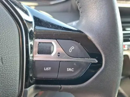 Photo 21 Peugeot 208  PureTech 100 S&S BVM6