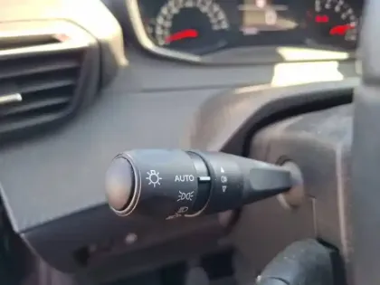 Photo 19 Peugeot 208  PureTech 100 S&S BVM6