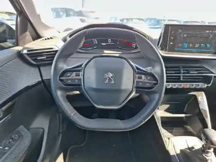 Photo 8 Peugeot 208  PureTech 100 S&S BVM6