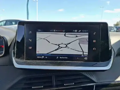 Photo 24 Peugeot 208  PureTech 100 S&S BVM6