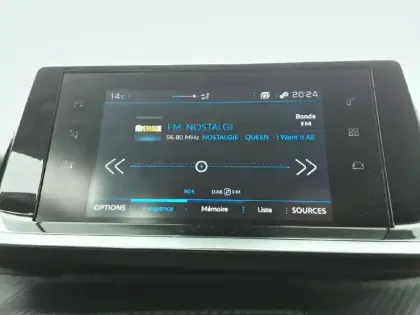 Photo 50 Peugeot 208  PureTech 100 S&S BVM6