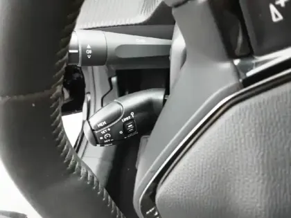 Photo 45 Peugeot 208  PureTech 100 S&S BVM6