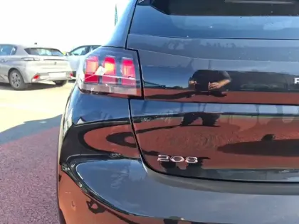 Photo 16 Peugeot 208  PureTech 100 S&S BVM6