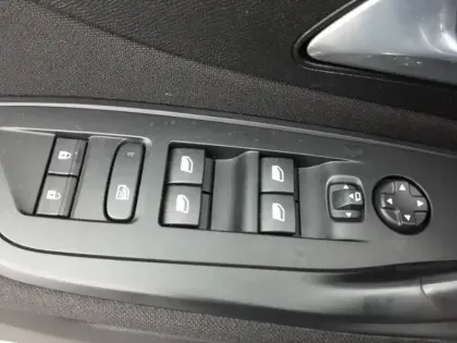 Photo 67 Peugeot 308  SW BlueHDi 130ch S&S EAT8