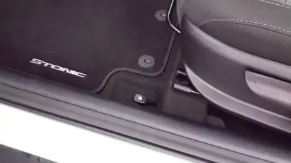 Photo 23 Kia Stonic  1.0 T-GDi 100 ch BVM6