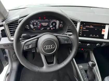 Photo 8 Audi A1  Sportback 30 TFSI 116 ch S tronic 7