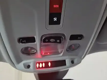 Photo 25 Peugeot 2008  PureTech 130 S&S EAT8