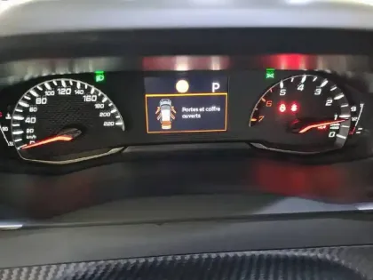 Photo 9 Peugeot 2008  PureTech 130 S&S EAT8