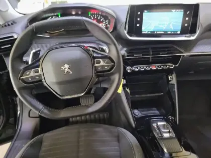 Photo 7 Peugeot 2008  PureTech 130 S&S EAT8