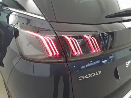 Photo 37 Peugeot 3008  Hybrid 225 e-EAT8