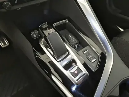 Photo 34 Peugeot 3008  Hybrid 225 e-EAT8