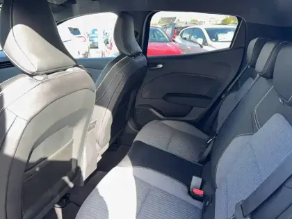 Photo 27 Renault Clio  E-Tech full hybrid 145 ch GSR2