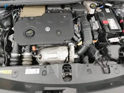 Photo 27 Peugeot 2008  BlueHDi 110 S&S BVM6