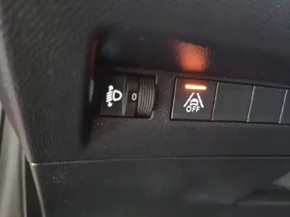 Photo 24 Peugeot 208  PureTech 100 S&S BVM6