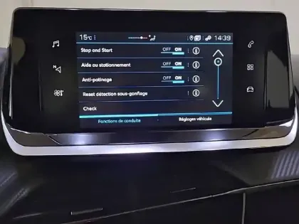 Photo 20 Peugeot 208  PureTech 100 S&S BVM6