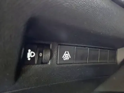 Photo 58 Peugeot 208  PureTech 100 S&S BVM6