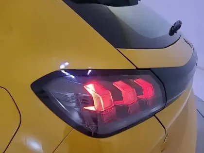 Photo 16 Peugeot 208  PureTech 100 S&S BVM6