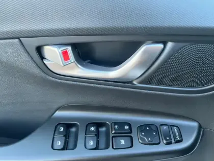 Photo 16 Hyundai Kona  Electrique 39 kWh - 136 ch