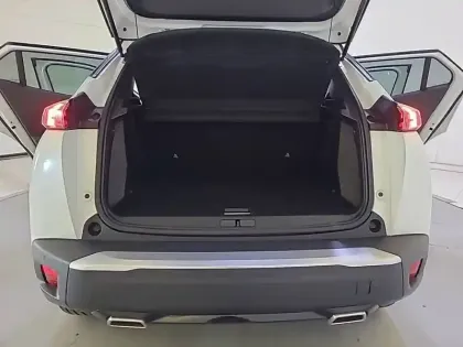 Photo 29 Peugeot 2008  PureTech 130 S&S BVM6