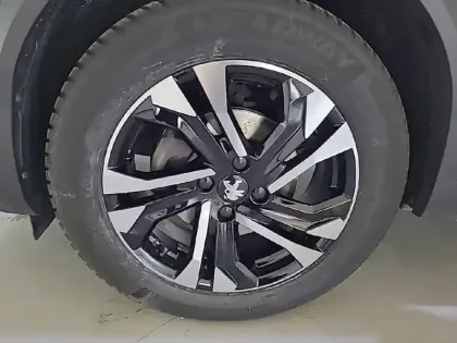 Photo 36 Peugeot 2008  PureTech 130 S&S BVM6