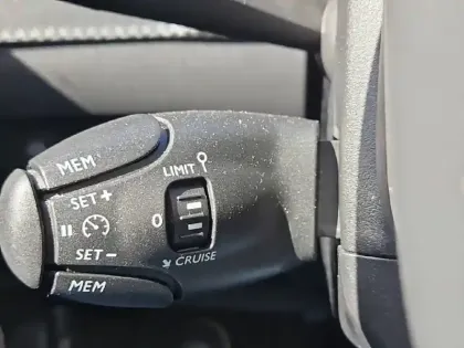 Photo 21 Peugeot 2008  PureTech 130 S&S BVM6