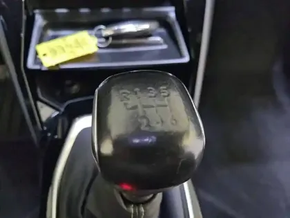 Photo 37 Peugeot 2008  PureTech 130 S&S BVM6