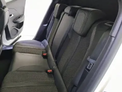 Photo 35 Peugeot 2008  PureTech 130 S&S BVM6