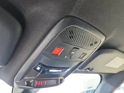 Photo 18 Peugeot 2008  PureTech 130 S&S BVM6