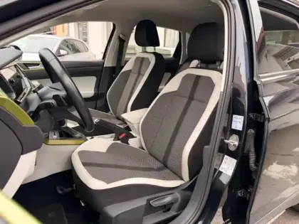 Photo 12 Volkswagen Taigo  1.0 TSI 110ch Style DSG7