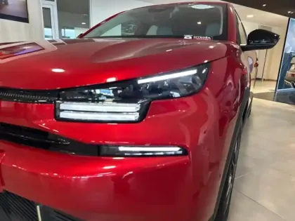 Photo 11 Citroën C4  1.2 Hybride 145ch S&S MAX Automatique