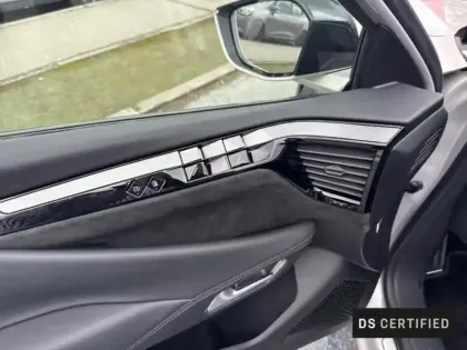 Photo 9 DS DS 4 N°4 E-TENSE 213ch Etoile
