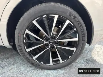 Photo 8 DS DS 4 N°4 E-TENSE 213ch Etoile