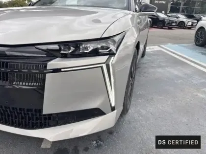 Photo 6 DS DS 4 N°4 E-TENSE 213ch Etoile