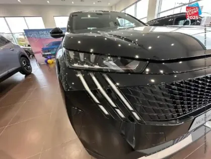 Photo 12 Peugeot 5008  Hybrid 145ch GT e-DCS6