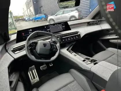 Photo 14 Peugeot 5008  Hybrid 145ch GT e-DCS6