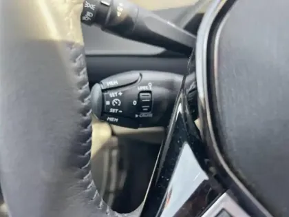 Photo 27 Peugeot 208  1.2 100ch S&S Allure