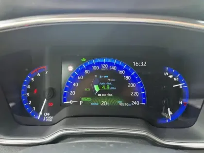 Photo 12 Toyota Corolla Hybride 122h Dynamic