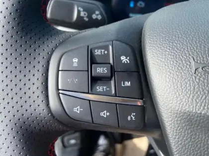 Photo 15 Ford Kuga 2.5 Duratec 180ch Hybrid FlexiFuel ST-Line X Powershift