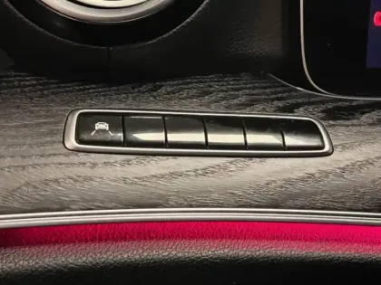 Photo 16 Mercedes Classe E Break 300 de AMG Line