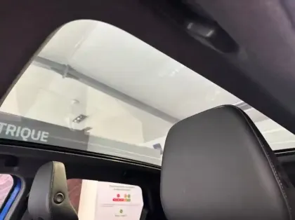 Photo 16 Renault Austral 1.2 E-Tech full hybrid 200ch Iconic- 24